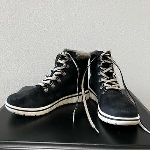 W548 Cliffs by White Mountain Black Women's Hallett Lace-Up Booties  Size 8 M